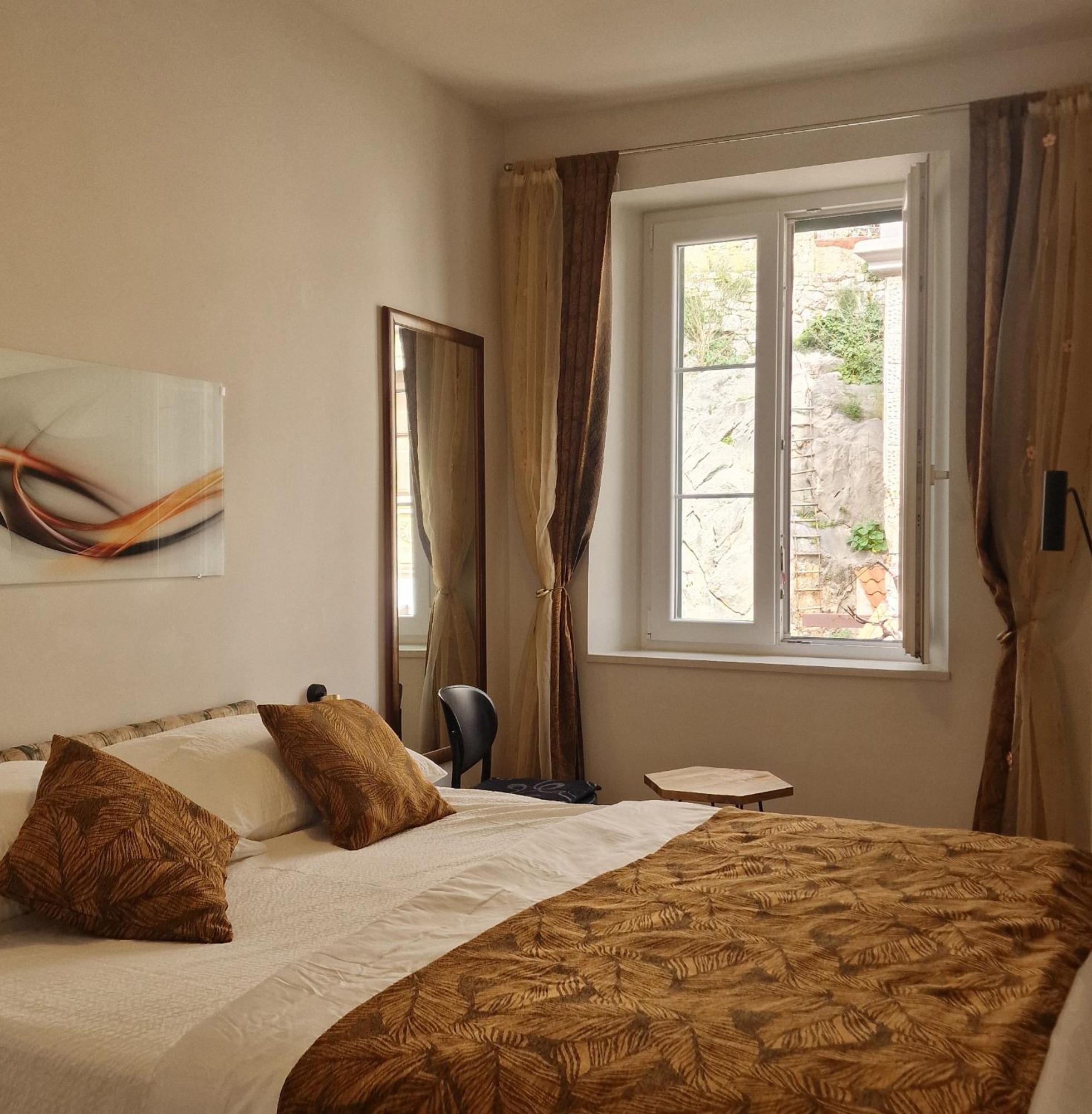Old Town Apartment Omiš Eksteriør bilde